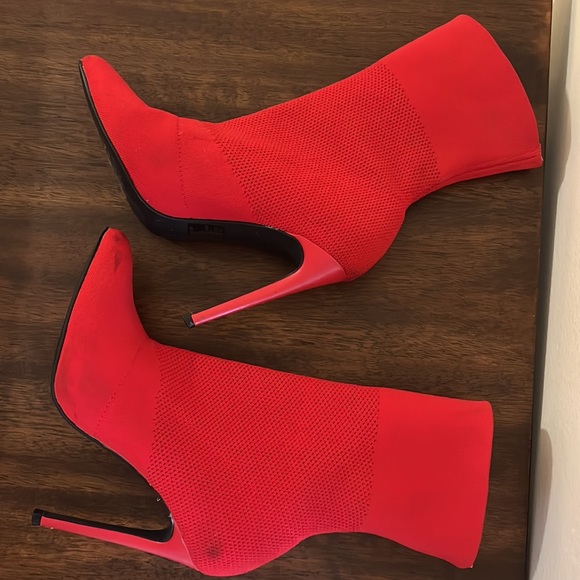 Steve Madden Women’s Red Ankle Boots - Picture 8 of 8